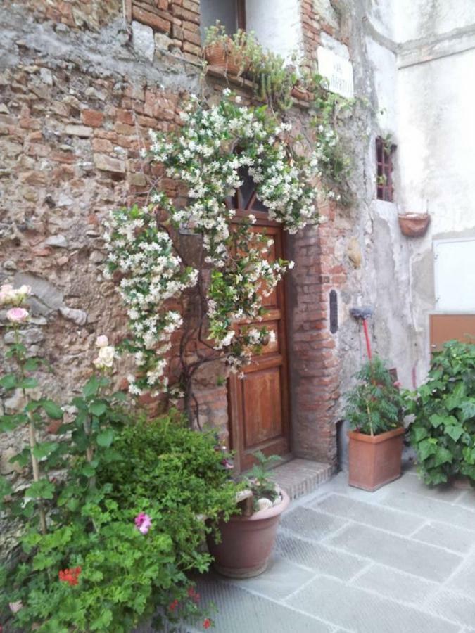 Casa Corbinelli * Canneto (Pisa)